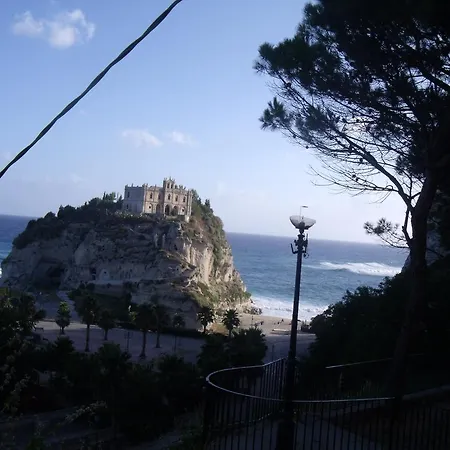 Camera Nella Roccia 3*