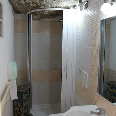 Nella Roccia Affittacamere 3*